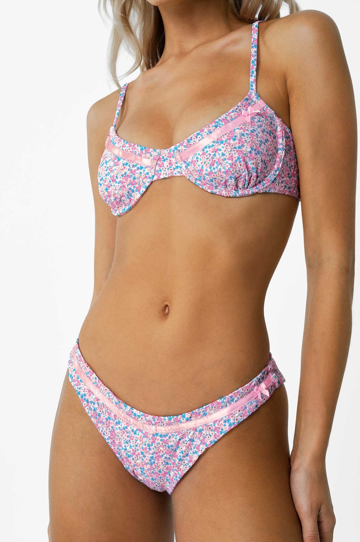 Clara Underwire Top / Bloom Eyelet