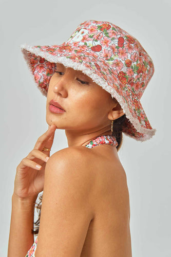 Frayed Bucket Hat / Berry Cherry